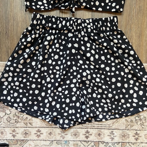 Chic Black and White Polka Dot Set - Picture 2 of 11